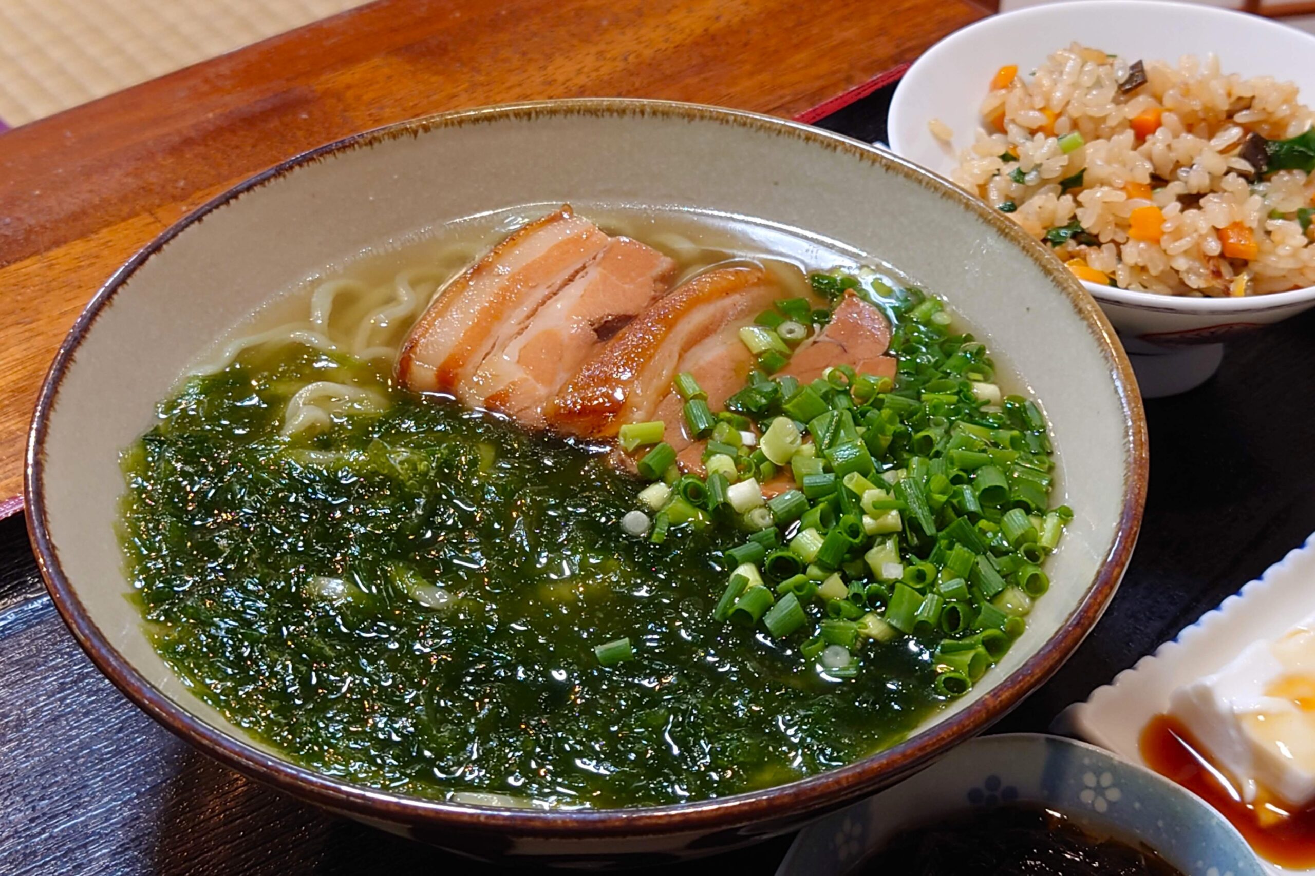 屋宜家のアーサそば